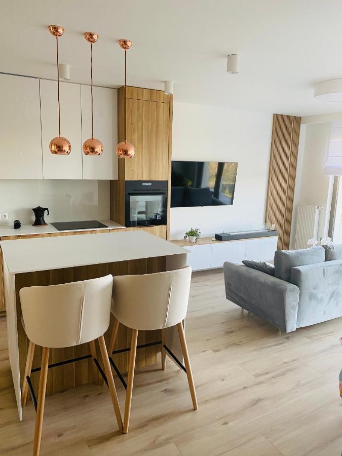 Luxury White Apartment In Park Lotnikow Krasków Eksteriør bilde
