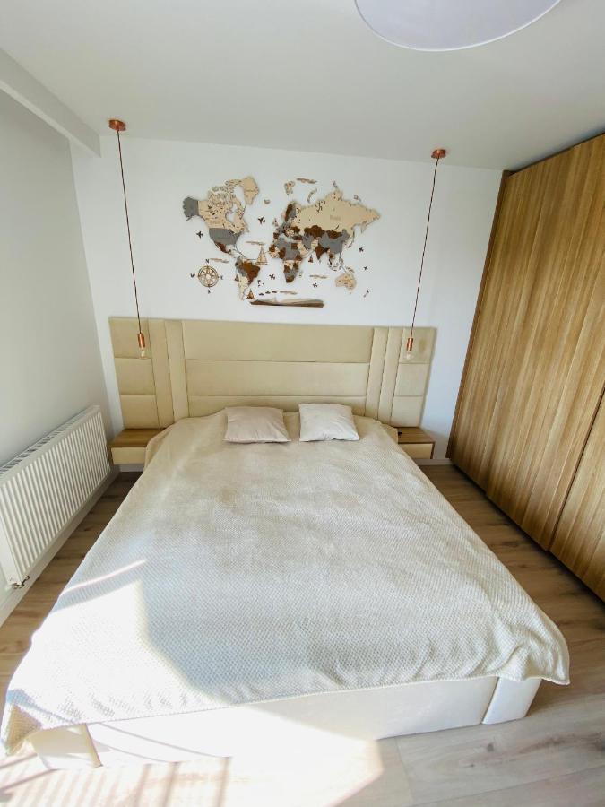 Luxury White Apartment In Park Lotnikow Krasków Eksteriør bilde